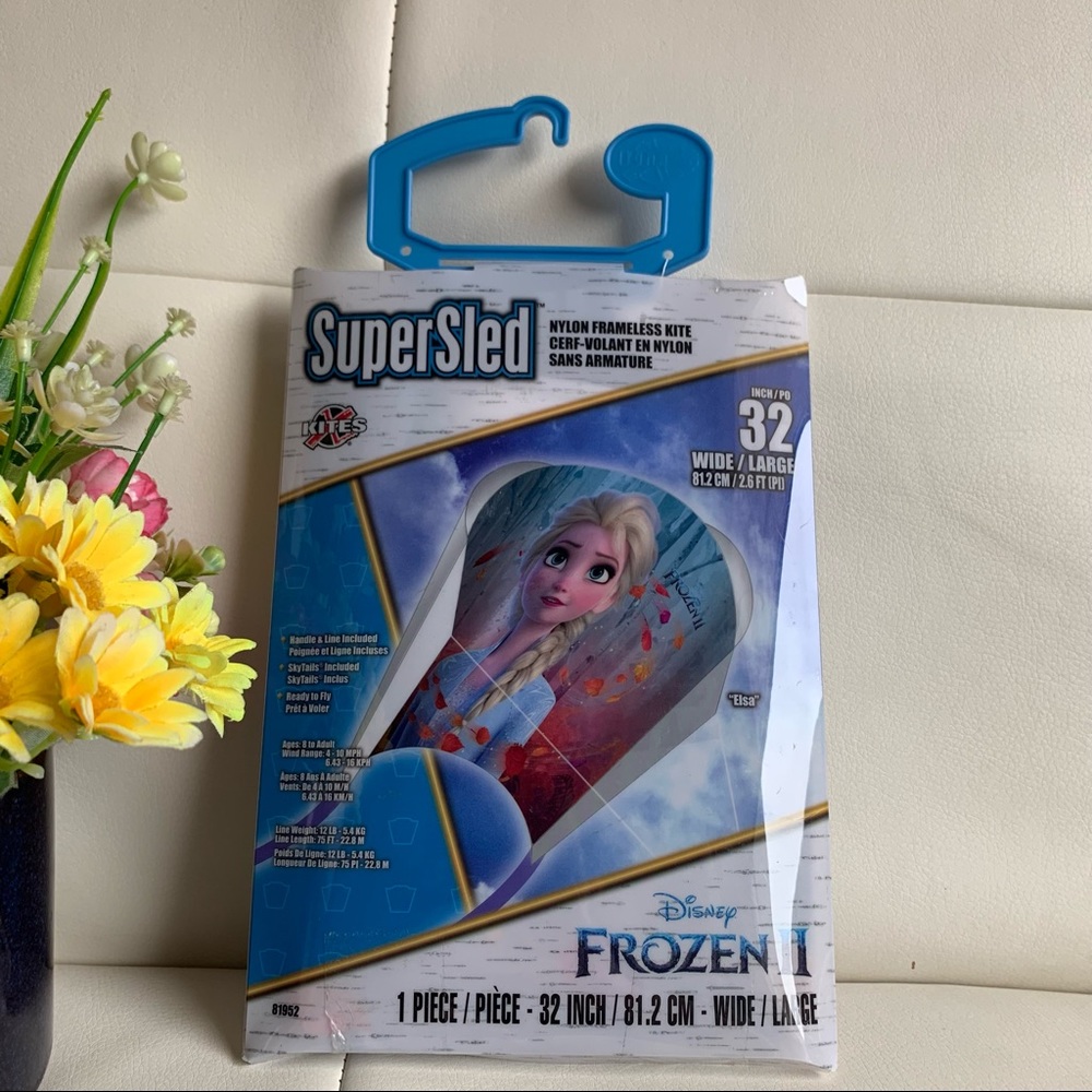 NWT FROZEN-ELSA SuperSled Nylon FramelessKite-32”L